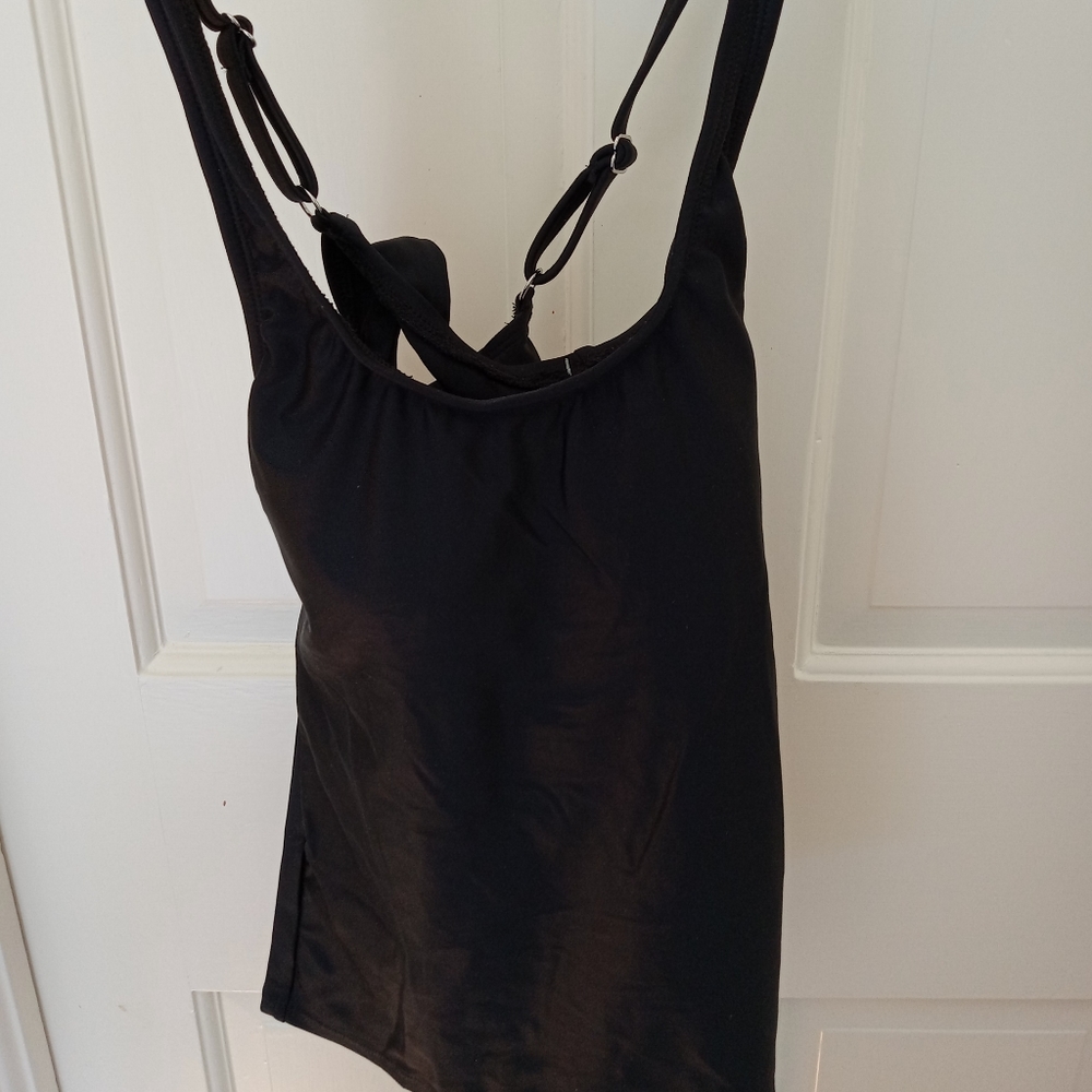 NEW.  ECO BEACH SWIM TOP ACTIVE WEAR.   NWOT SIZE SMALL.